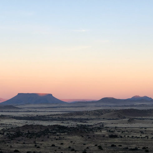 Dwarsvlei-Guest-House-Karoo-Middelburg-Accommodation-Mountain-House-View-Landscape